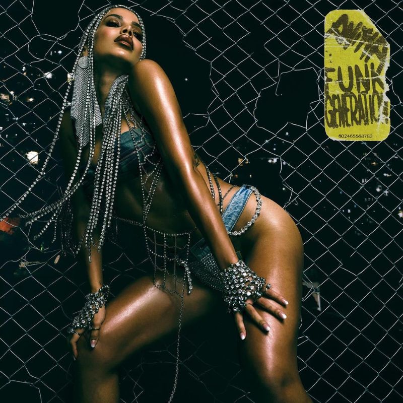 Anitta Puzzy